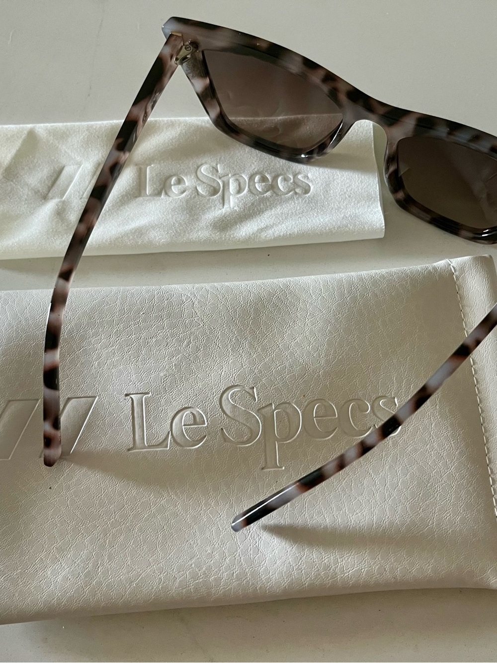 Le Specs Velodrome 54mm Gradient Tortoiseshell Retro Cat Eye Sunglasses - Picture 3 of 8